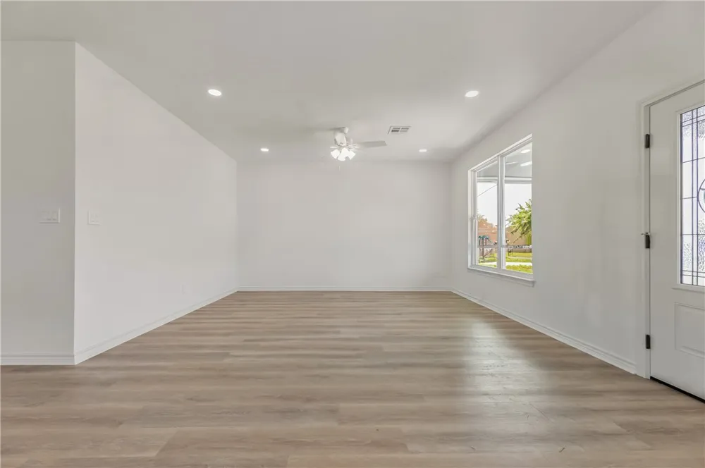 1800 Brookhaven Street Bryan, TX 77803