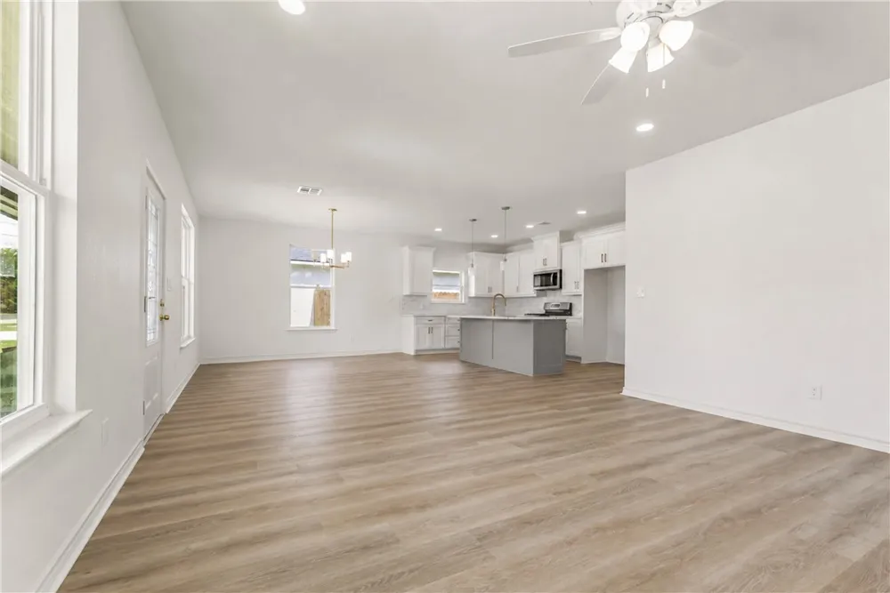 1800 Brookhaven Street Bryan, TX 77803