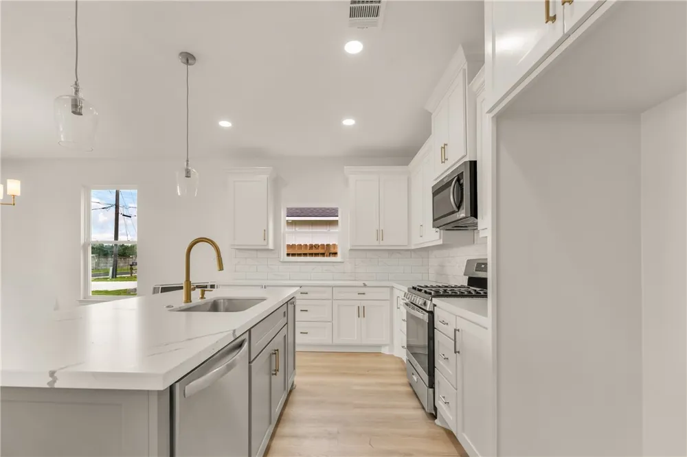 1800 Brookhaven Street Bryan, TX 77803