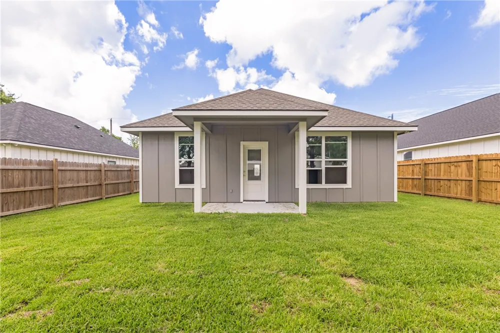 1800 Brookhaven Street Bryan, TX 77803