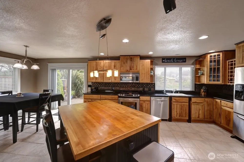 32500 G St Ocean Park, WA 98640