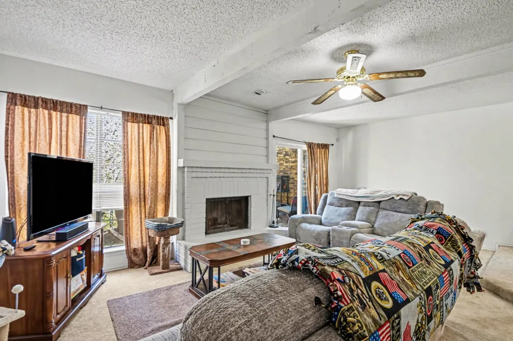 237 Shady Lane Drive Fort Worth, TX 76112