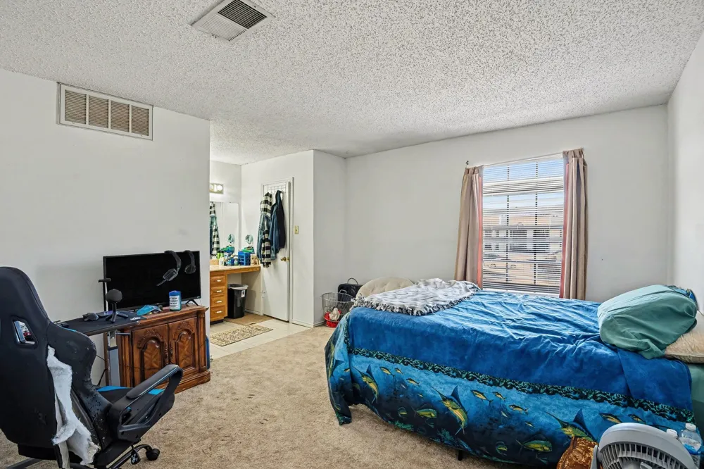 237 Shady Lane Drive Fort Worth, TX 76112