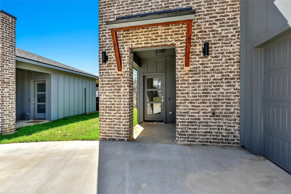 3260 Crawford #401 Denison, TX 75020