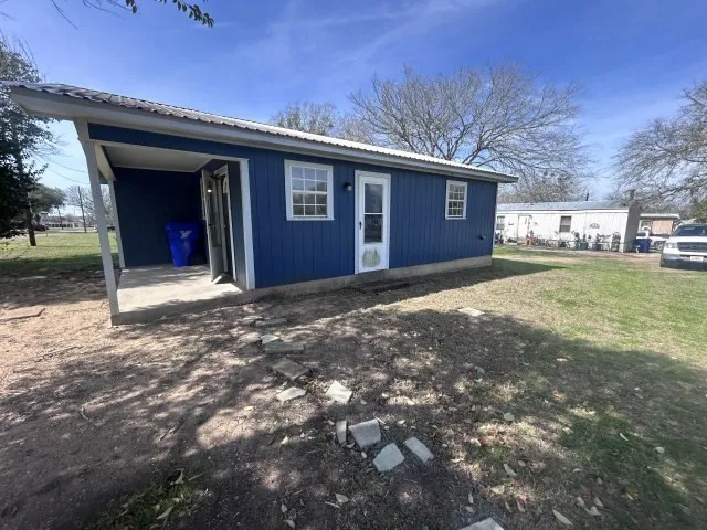 902 Simpson Street Yoakum, TX 77995