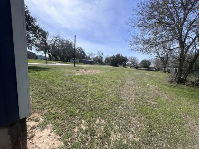 902 Simpson Street Yoakum, TX 77995