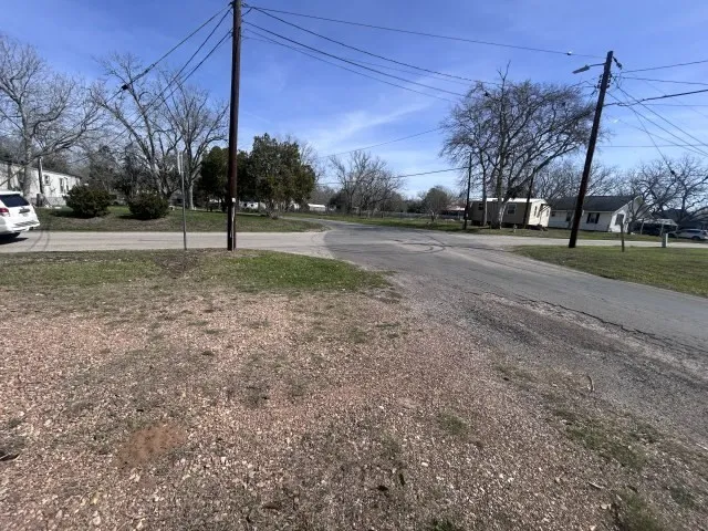 902 Simpson Street Yoakum, TX 77995