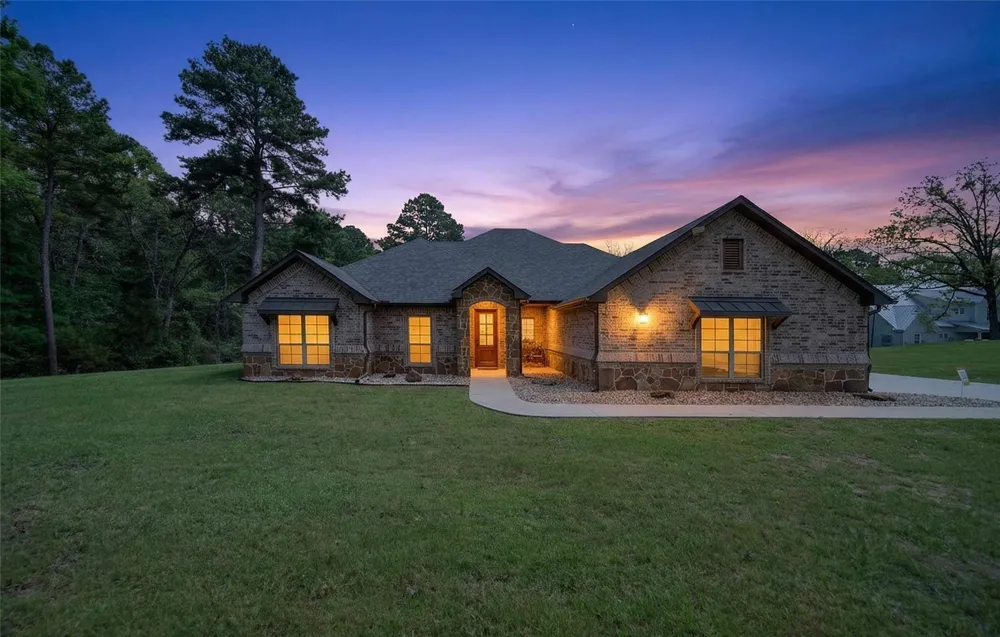 10227 County Road 4101 Frankston, TX 75763