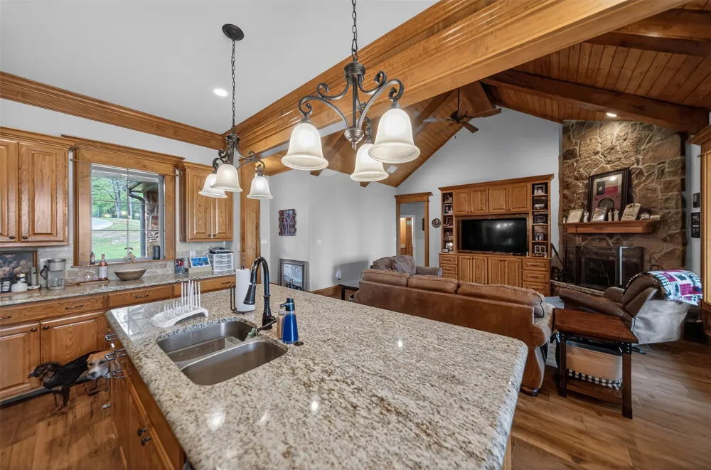 10227 County Road 4101 Frankston, TX 75763