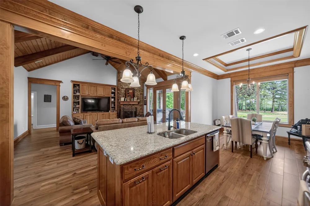 10227 County Road 4101 Frankston, TX 75763