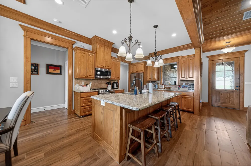 10227 County Road 4101 Frankston, TX 75763