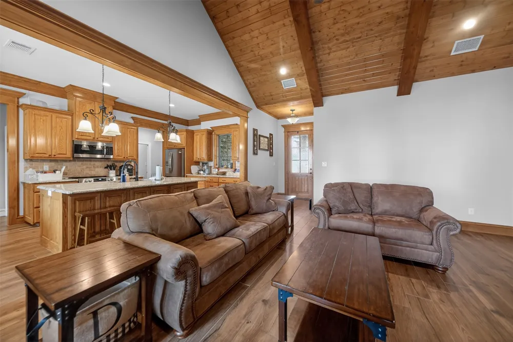 10227 County Road 4101 Frankston, TX 75763