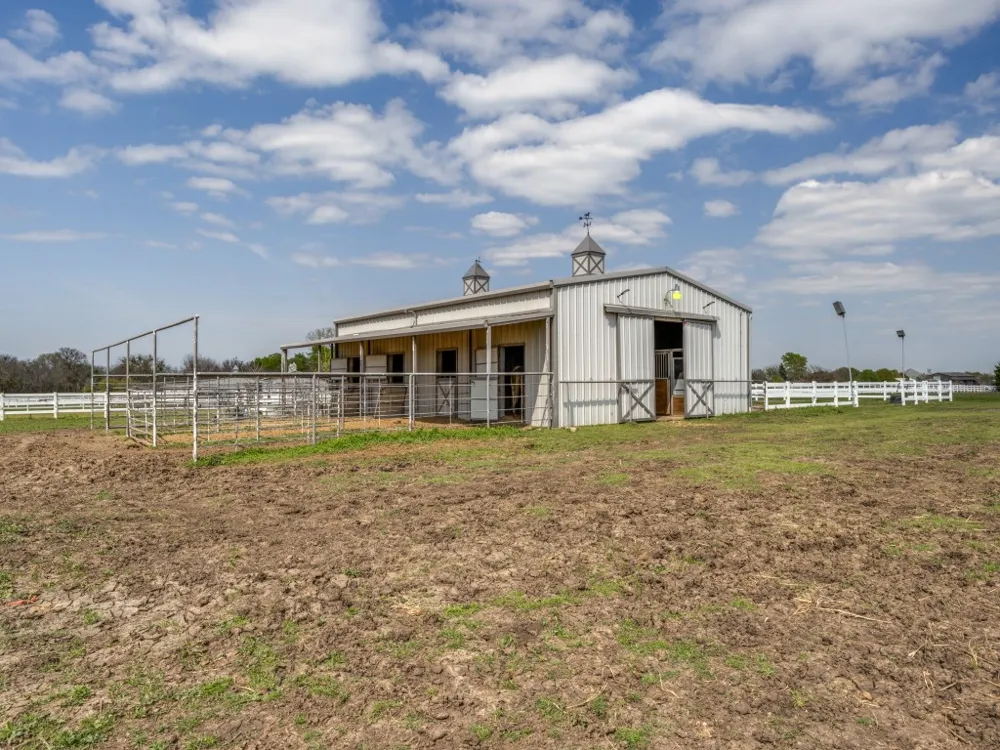 136 Parkside Court Gunter, TX 75058