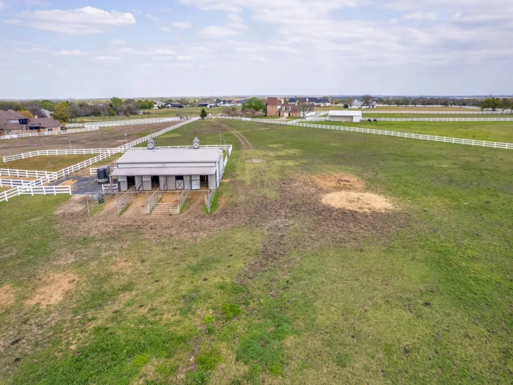 136 Parkside Court Gunter, TX 75058