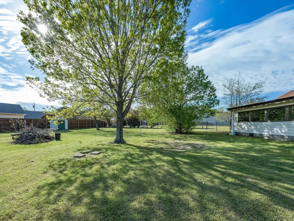 116 County Road 1559 Alba, TX 75410