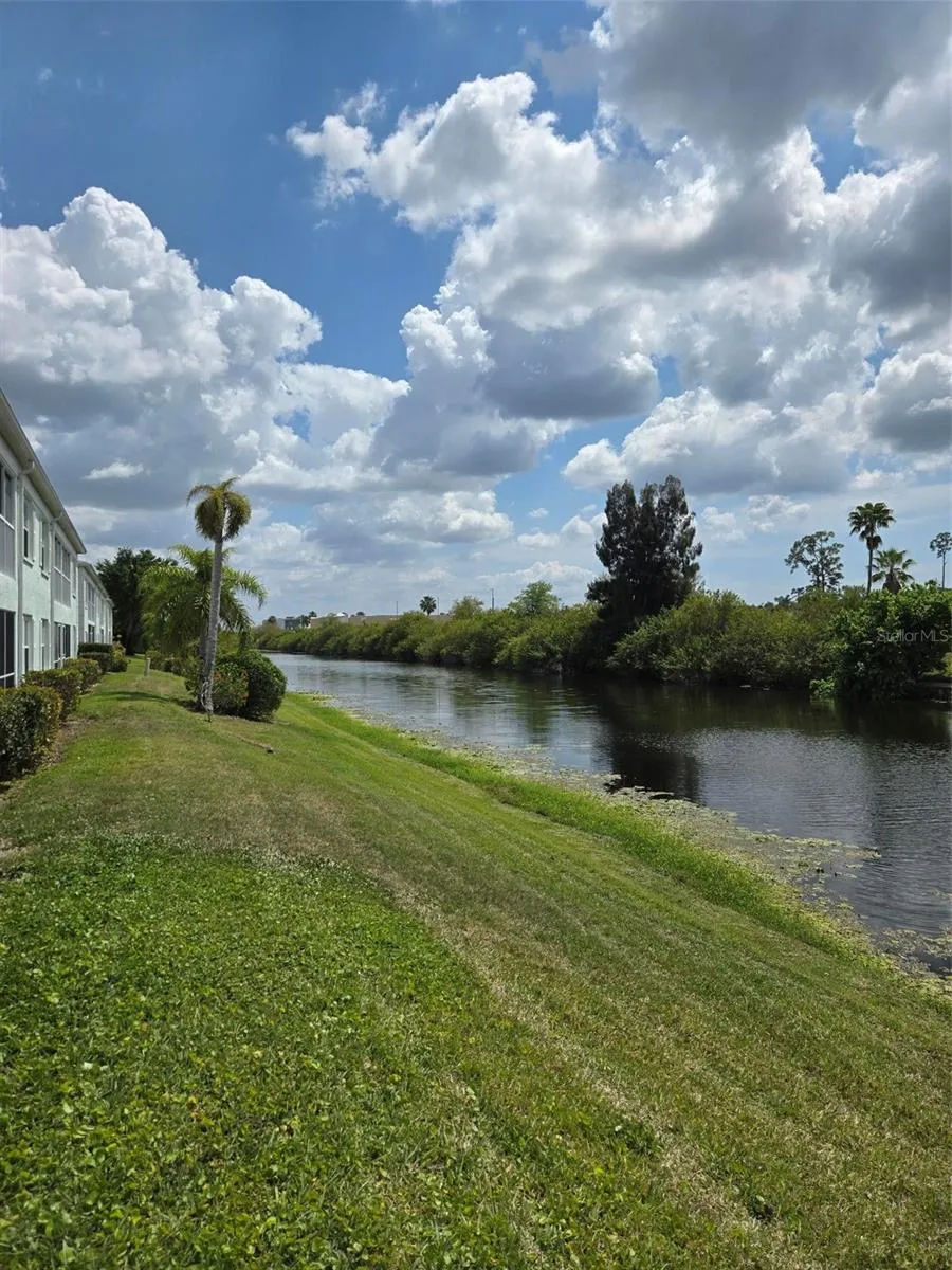 5725 GREENWOOD AVENUE #5201 North Port, FL 34287