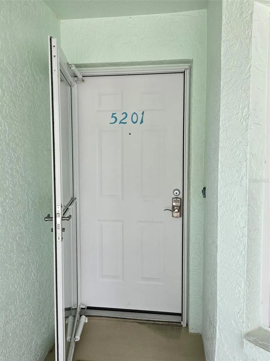 5725 GREENWOOD AVENUE #5201 North Port, FL 34287
