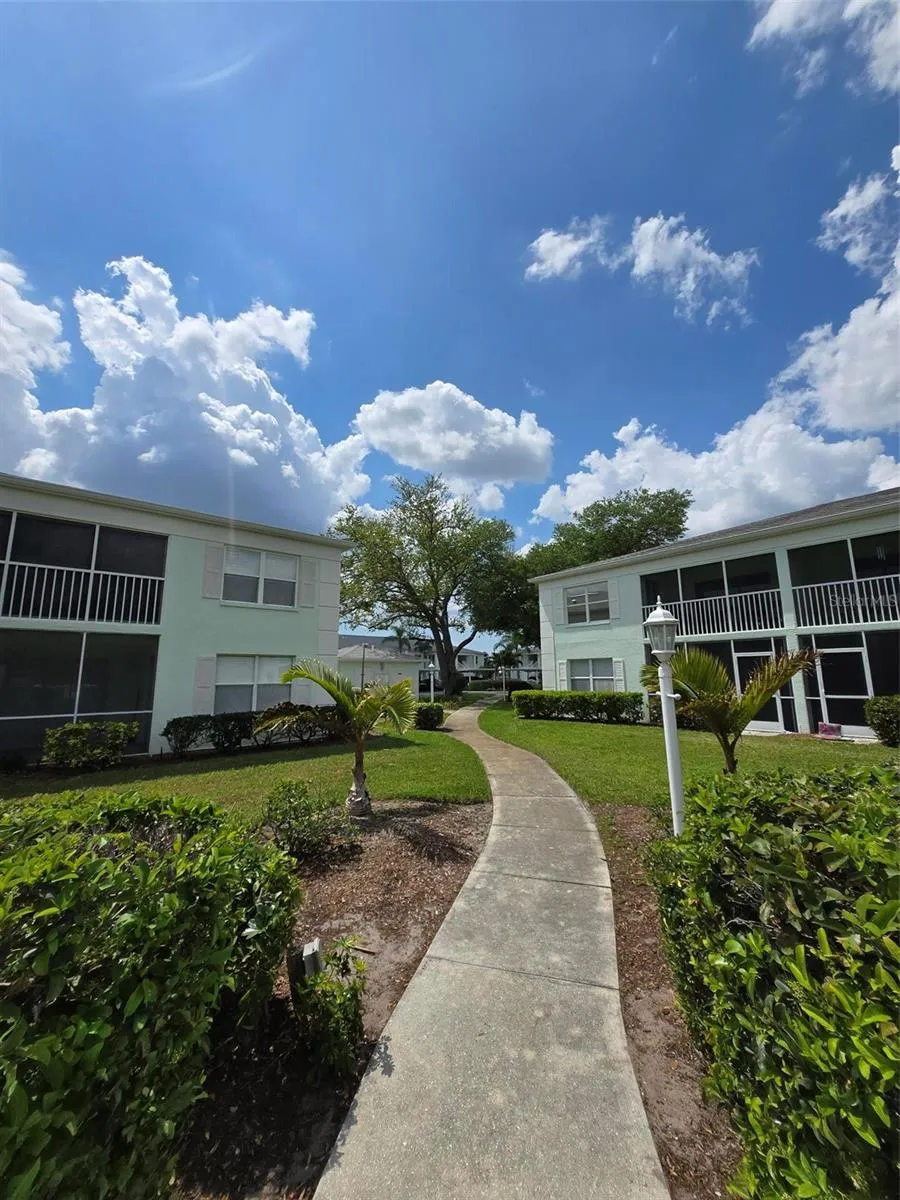 5725 GREENWOOD AVENUE #5201 North Port, FL 34287