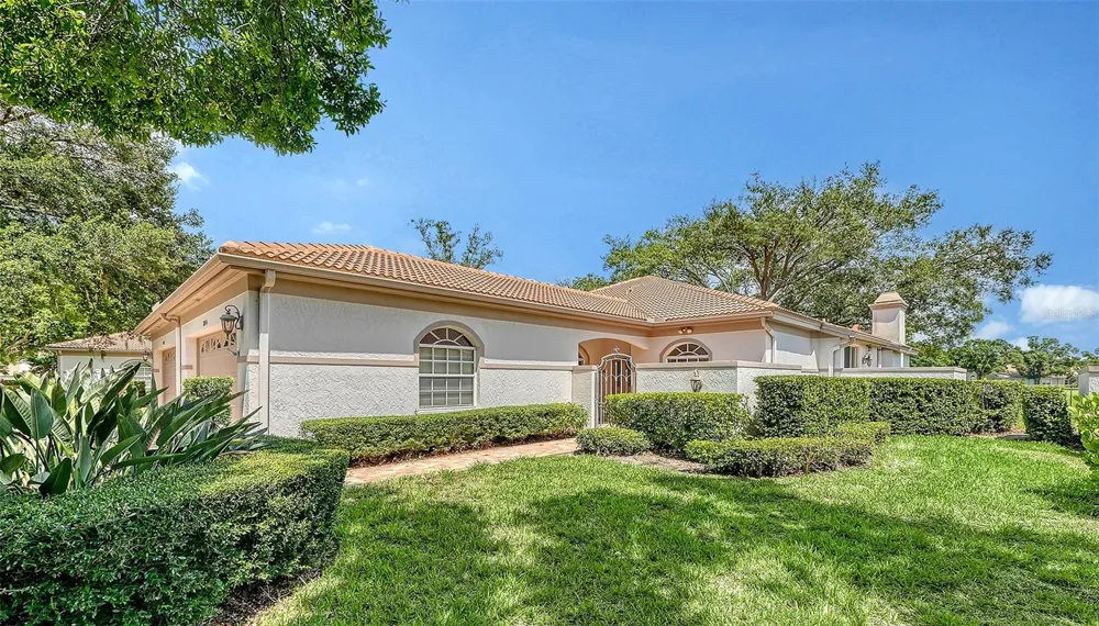 3864 CHATSWORTH GREENE COURT #10 Sarasota, FL 34235