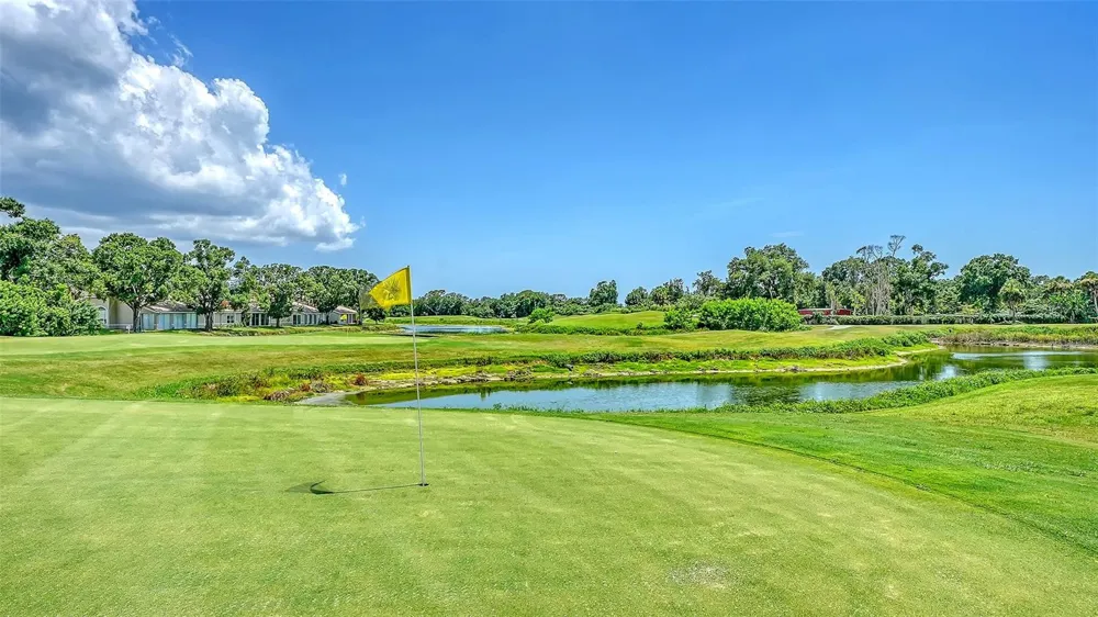 3864 CHATSWORTH GREENE COURT #10 Sarasota, FL 34235