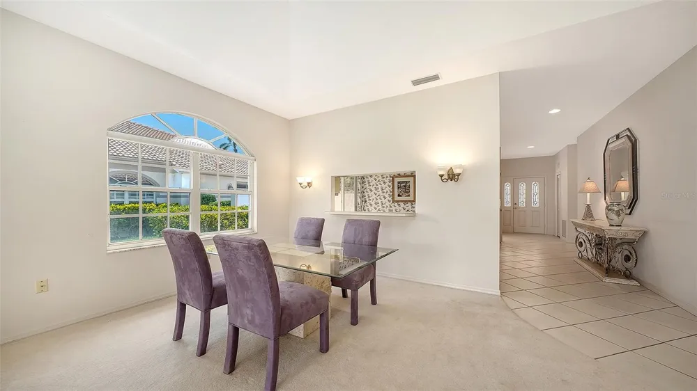 3864 CHATSWORTH GREENE COURT #10 Sarasota, FL 34235