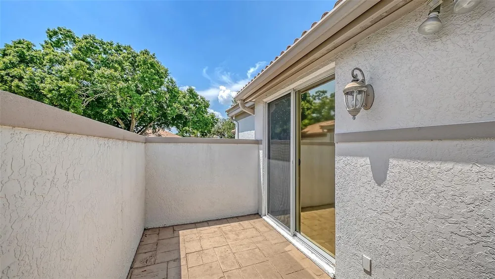 3864 CHATSWORTH GREENE COURT #10 Sarasota, FL 34235
