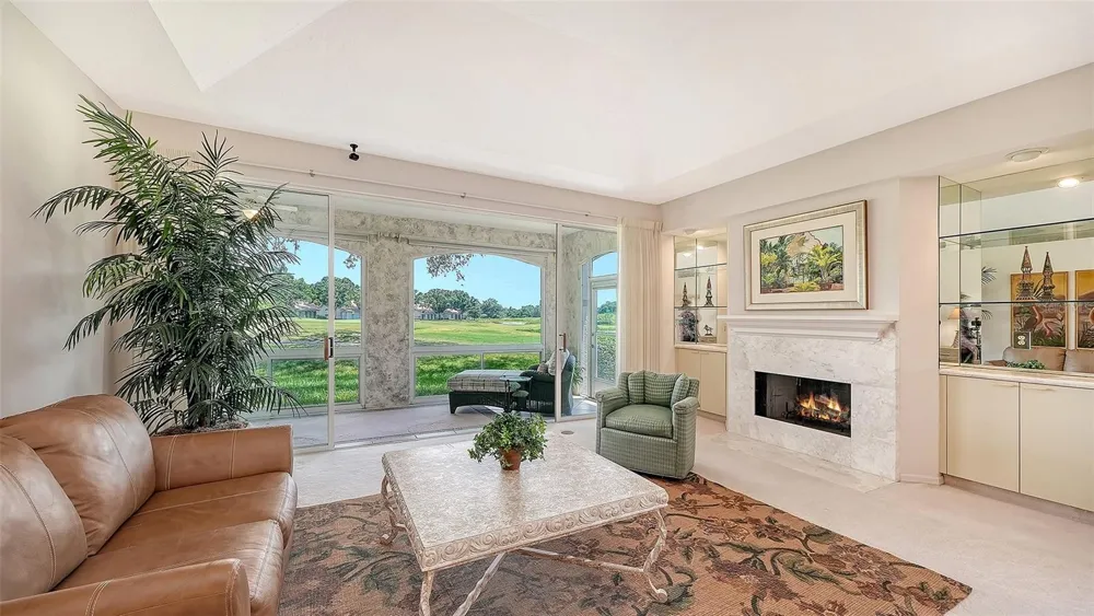 3864 CHATSWORTH GREENE COURT #10 Sarasota, FL 34235