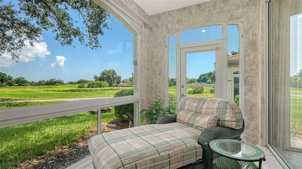 3864 CHATSWORTH GREENE COURT #10 Sarasota, FL 34235