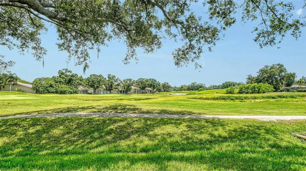 3864 CHATSWORTH GREENE COURT #10 Sarasota, FL 34235