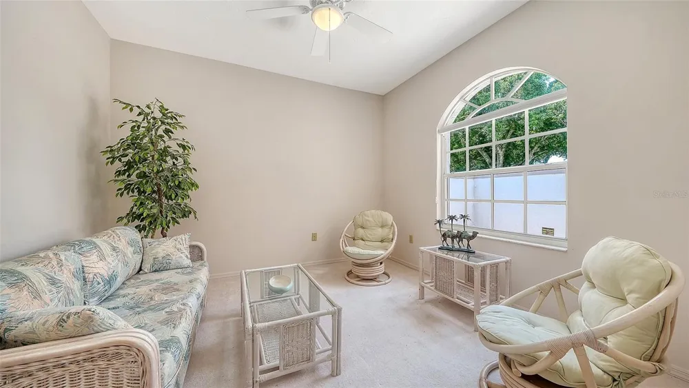 3864 CHATSWORTH GREENE COURT #10 Sarasota, FL 34235