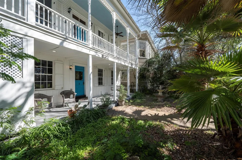 2622 Ursuline Street Galveston, TX 77550
