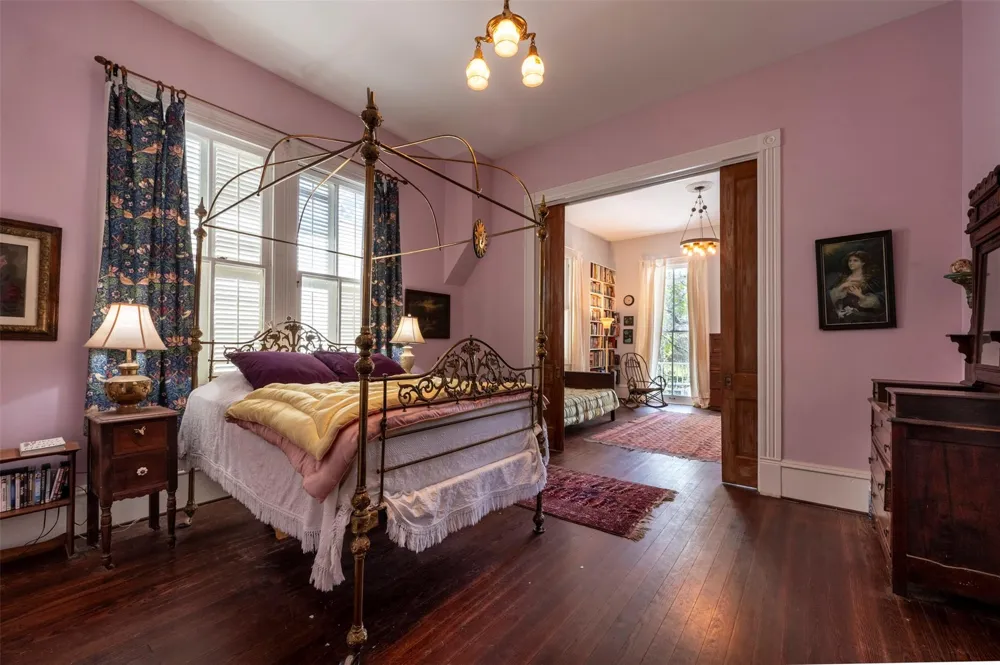 2622 Ursuline Street Galveston, TX 77550