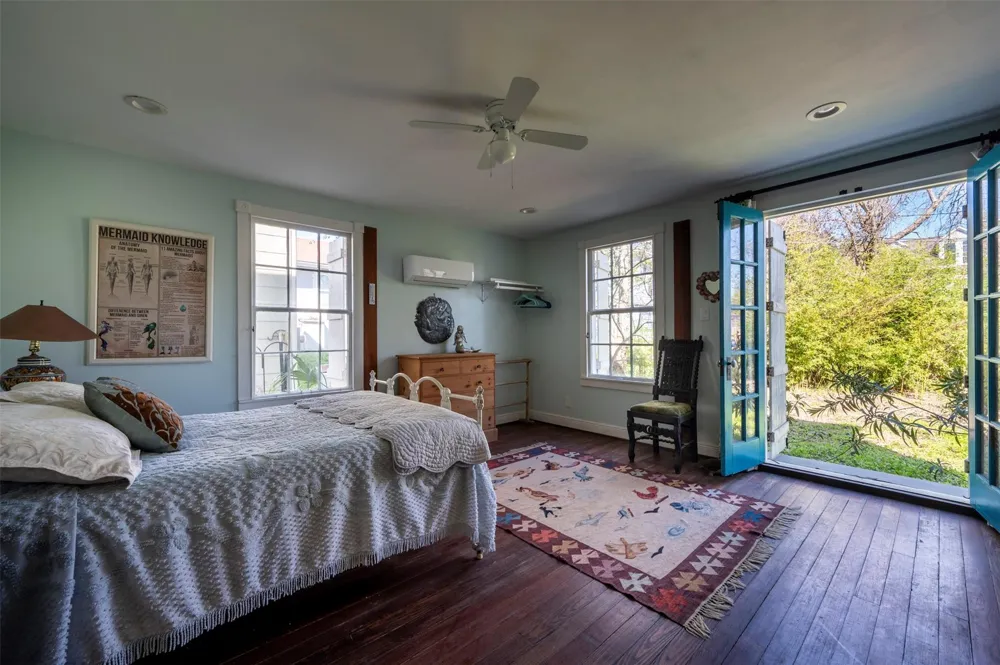 2622 Ursuline Street Galveston, TX 77550