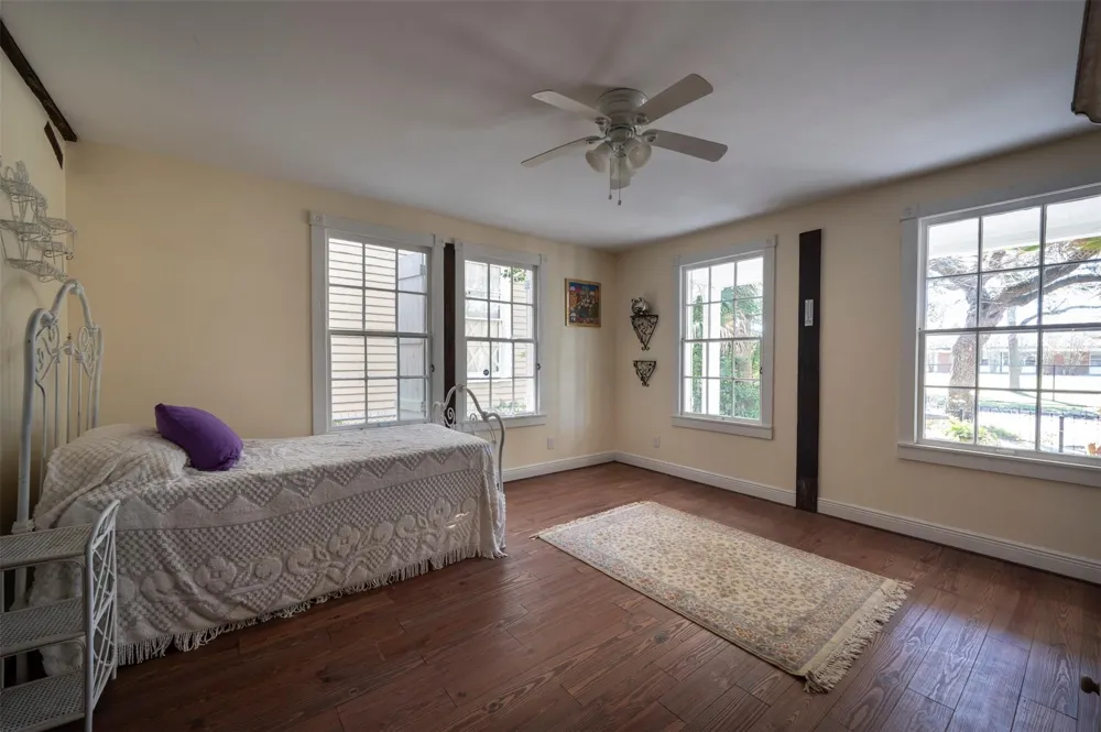 2622 Ursuline Street Galveston, TX 77550