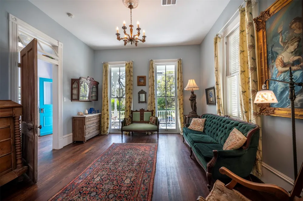 2622 Ursuline Street Galveston, TX 77550