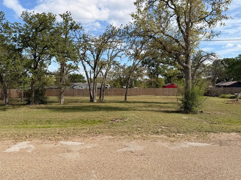 Shady Oaks Drive Somerville, TX 77879
