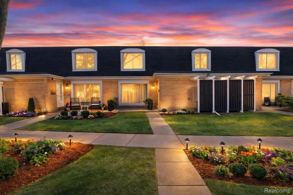 29876 City Center Drive #4 Warren City, MI 48093