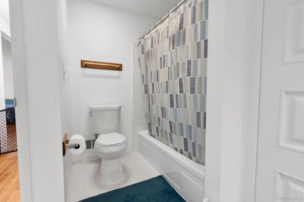 29876 City Center Drive #4 Warren City, MI 48093