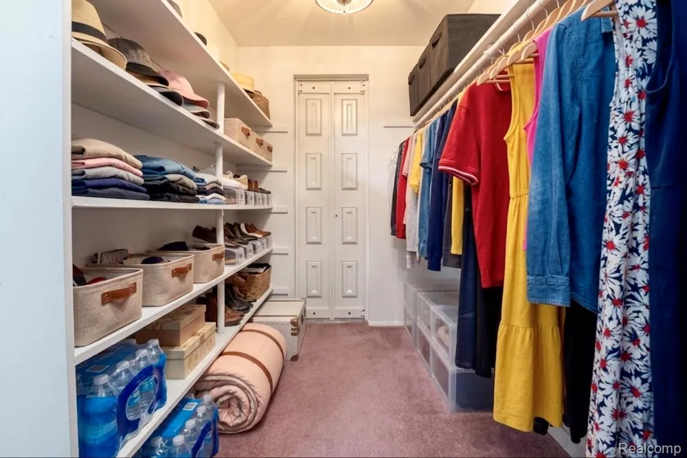 29876 City Center Drive #4 Warren City, MI 48093