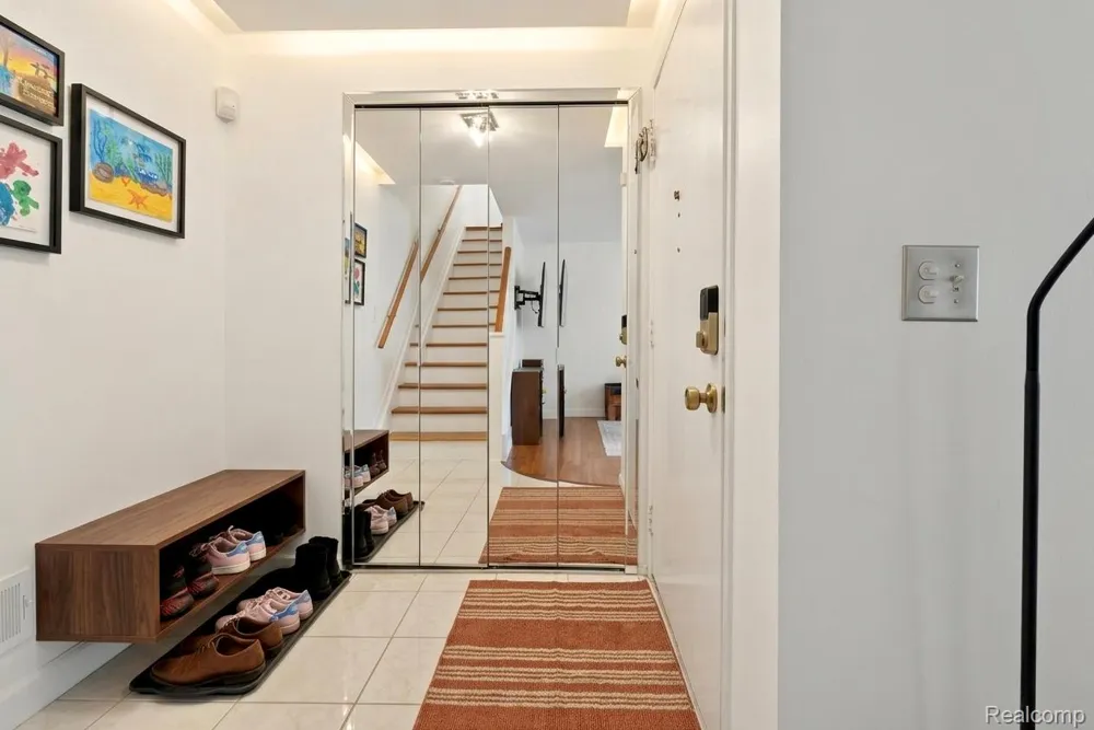 29876 City Center Drive #4 Warren City, MI 48093