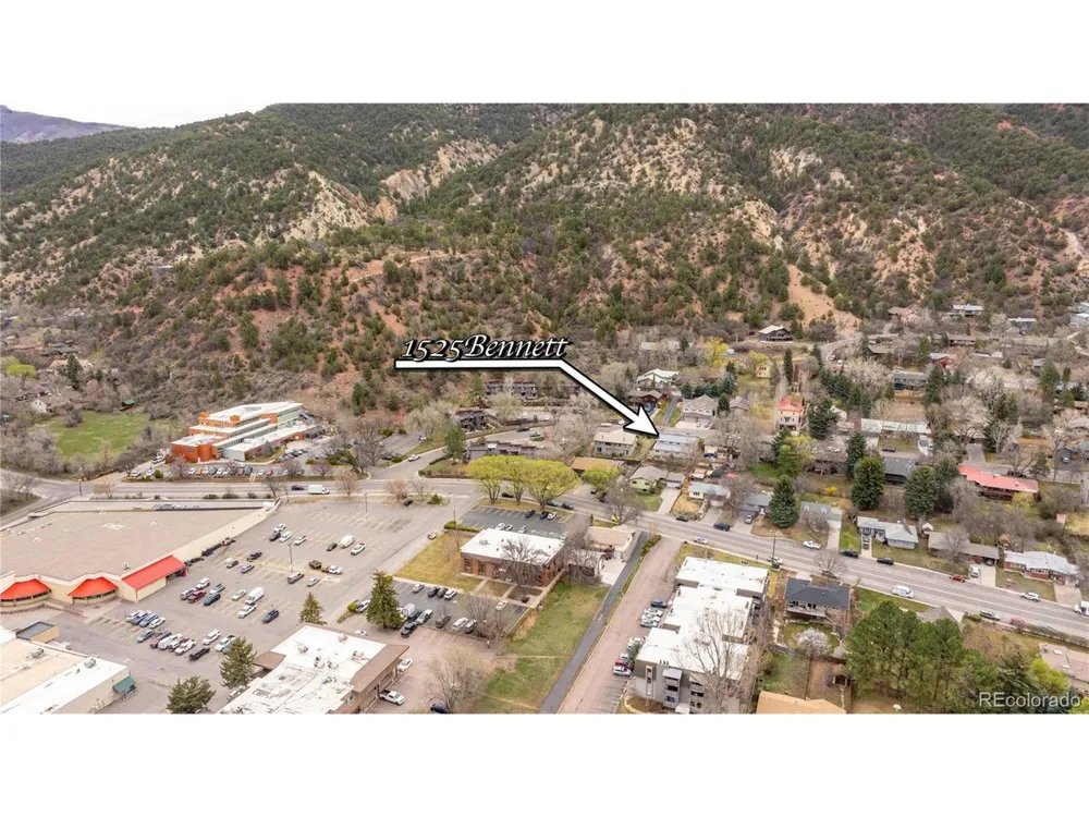 1525 Bennett Avenue Glenwood Springs, CO 81601