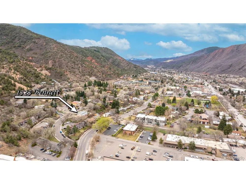 1525 Bennett Avenue Glenwood Springs, CO 81601