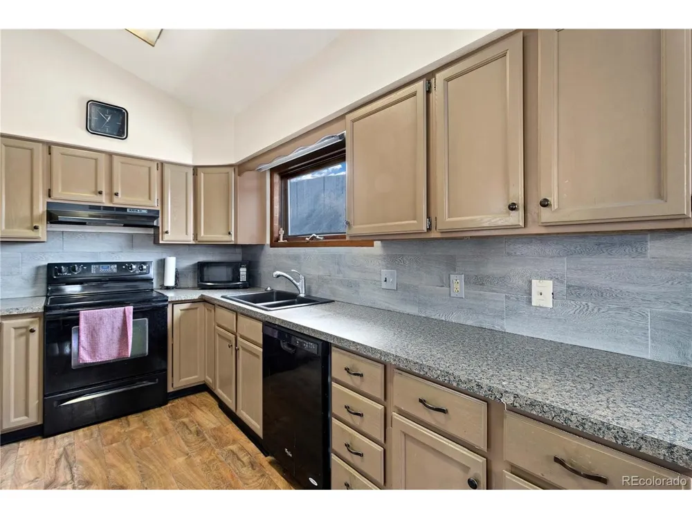 1525 Bennett Avenue Glenwood Springs, CO 81601
