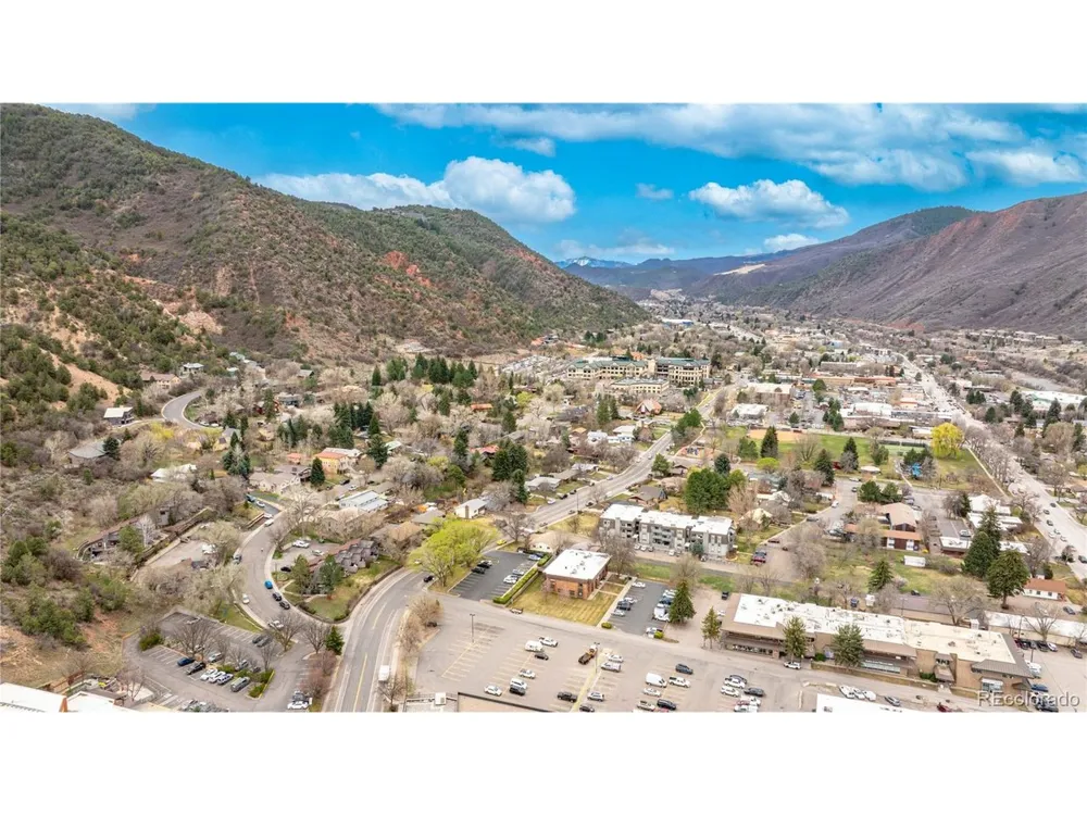 1525 Bennett Avenue Glenwood Springs, CO 81601