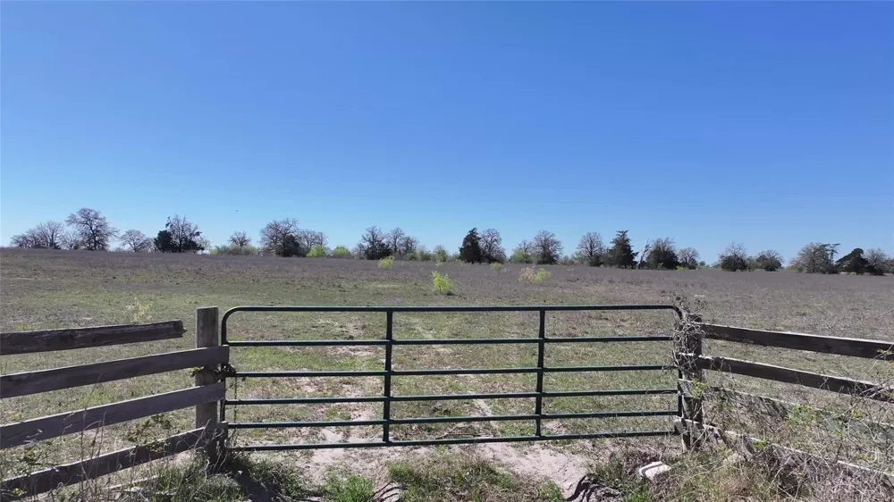 Cr 406 Gonzales, TX 78629