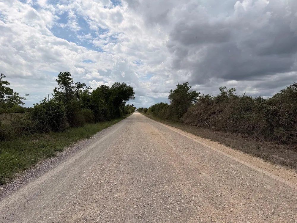 Cr 406 Gonzales, TX 78629