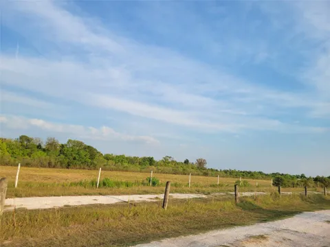 1585 Fm 686