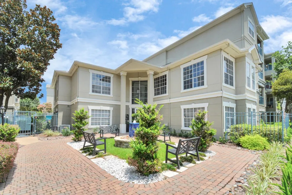 2222 Maroneal Street #1424 Houston, TX 77030