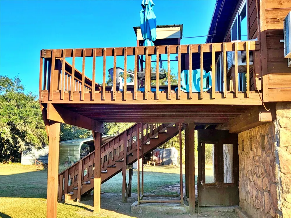 1085 Reeves Road Garwood, TX 77442