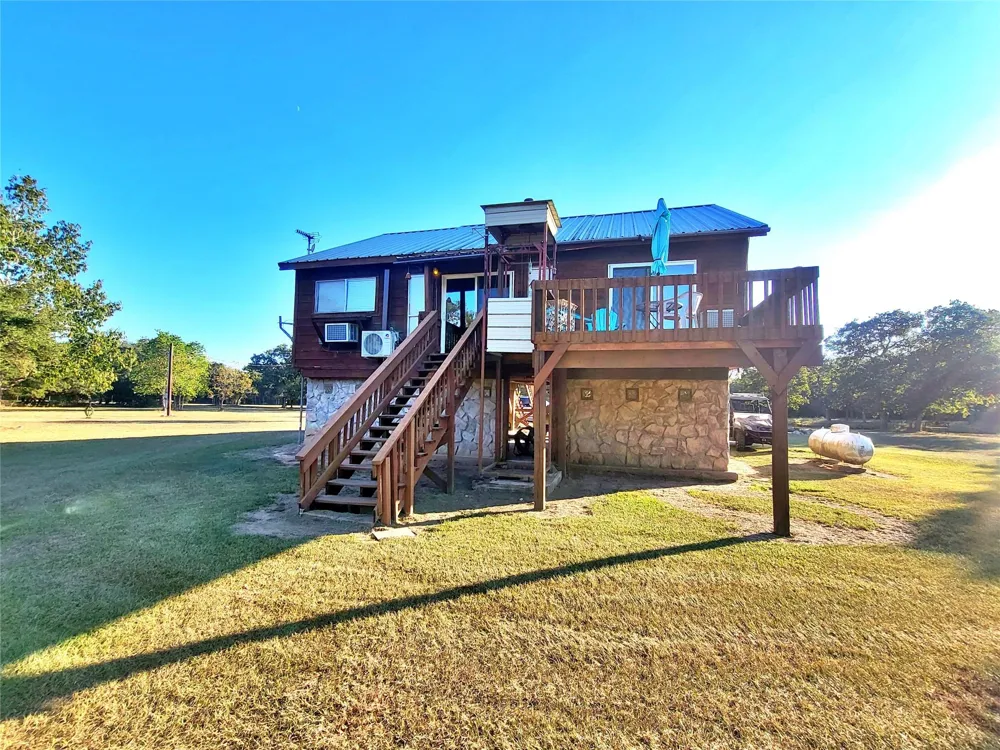 1085 Reeves Road Garwood, TX 77442